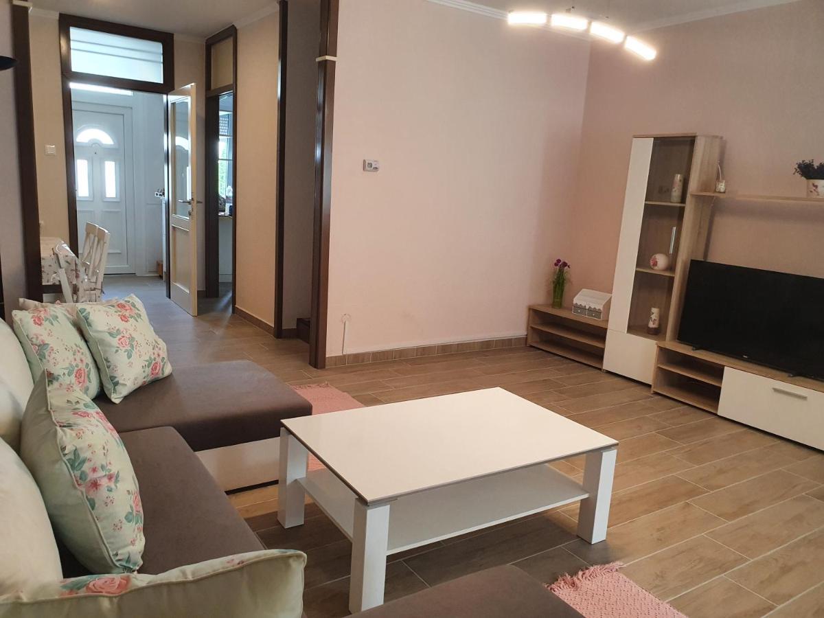 Flower Apartment Heviz Luaran gambar