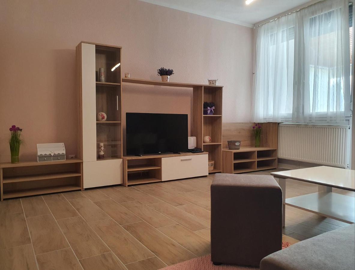 Flower Apartment Heviz Luaran gambar