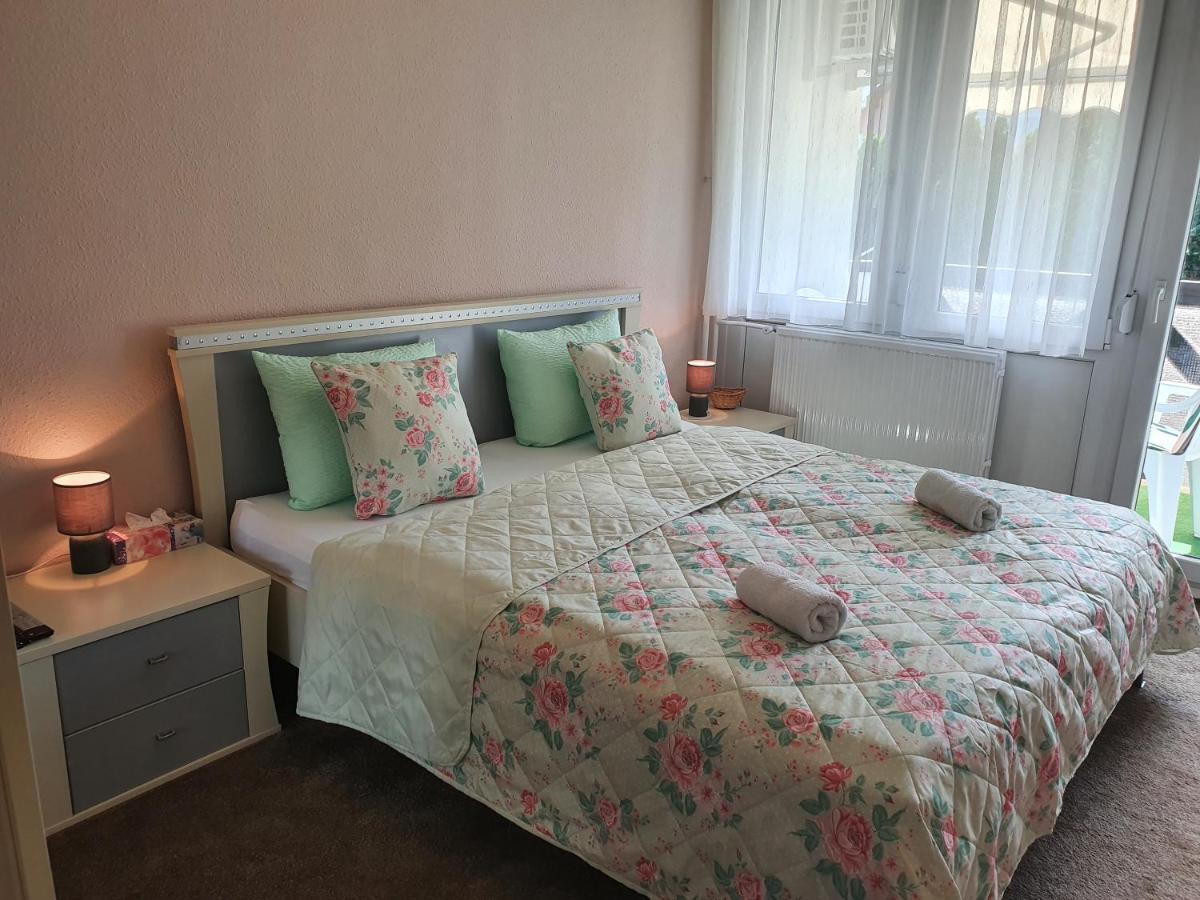 Flower Apartment Heviz Luaran gambar