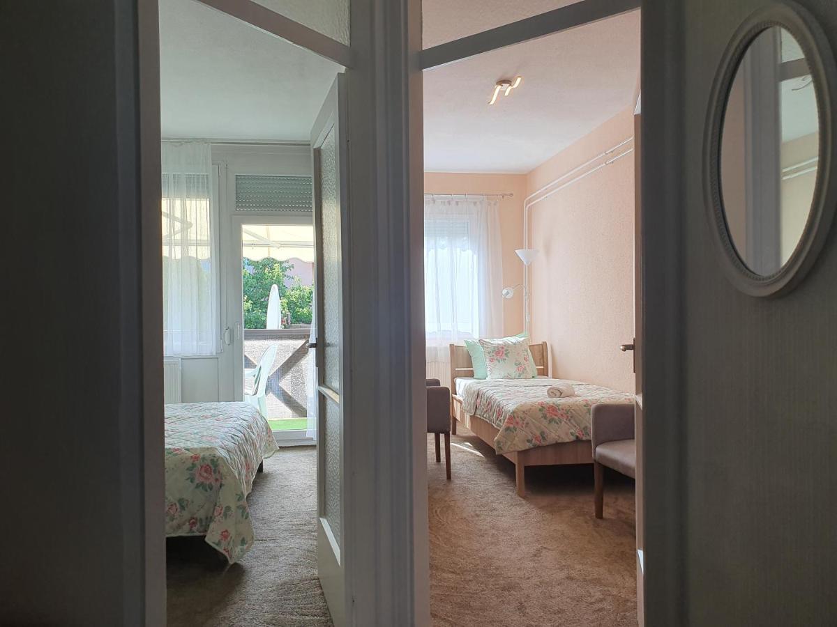 Flower Apartment Heviz Luaran gambar