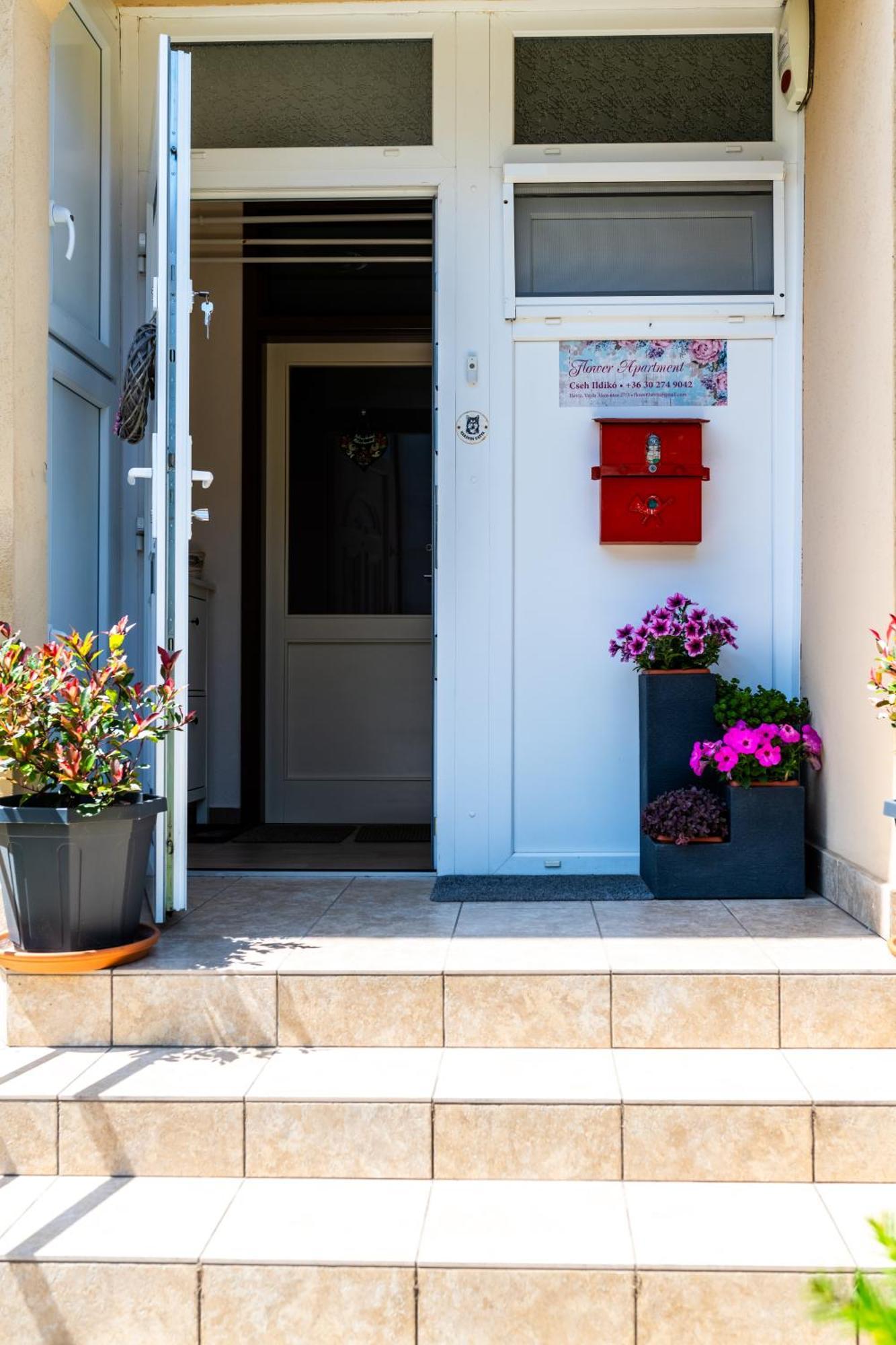 Flower Apartment Heviz Luaran gambar